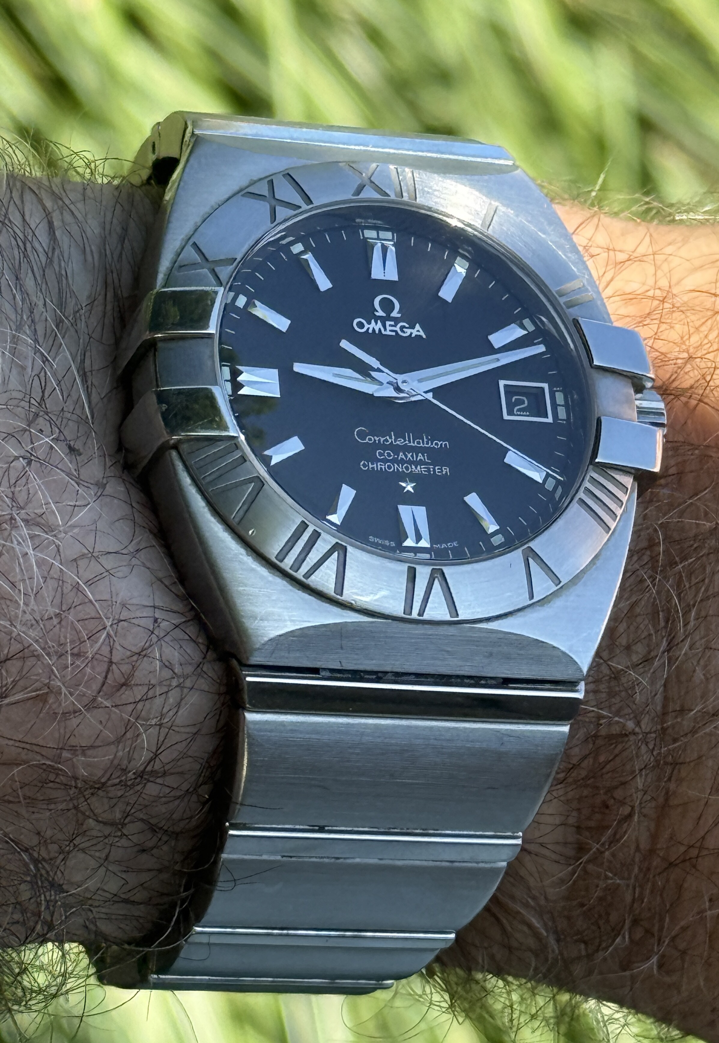 Omega wristshot 32