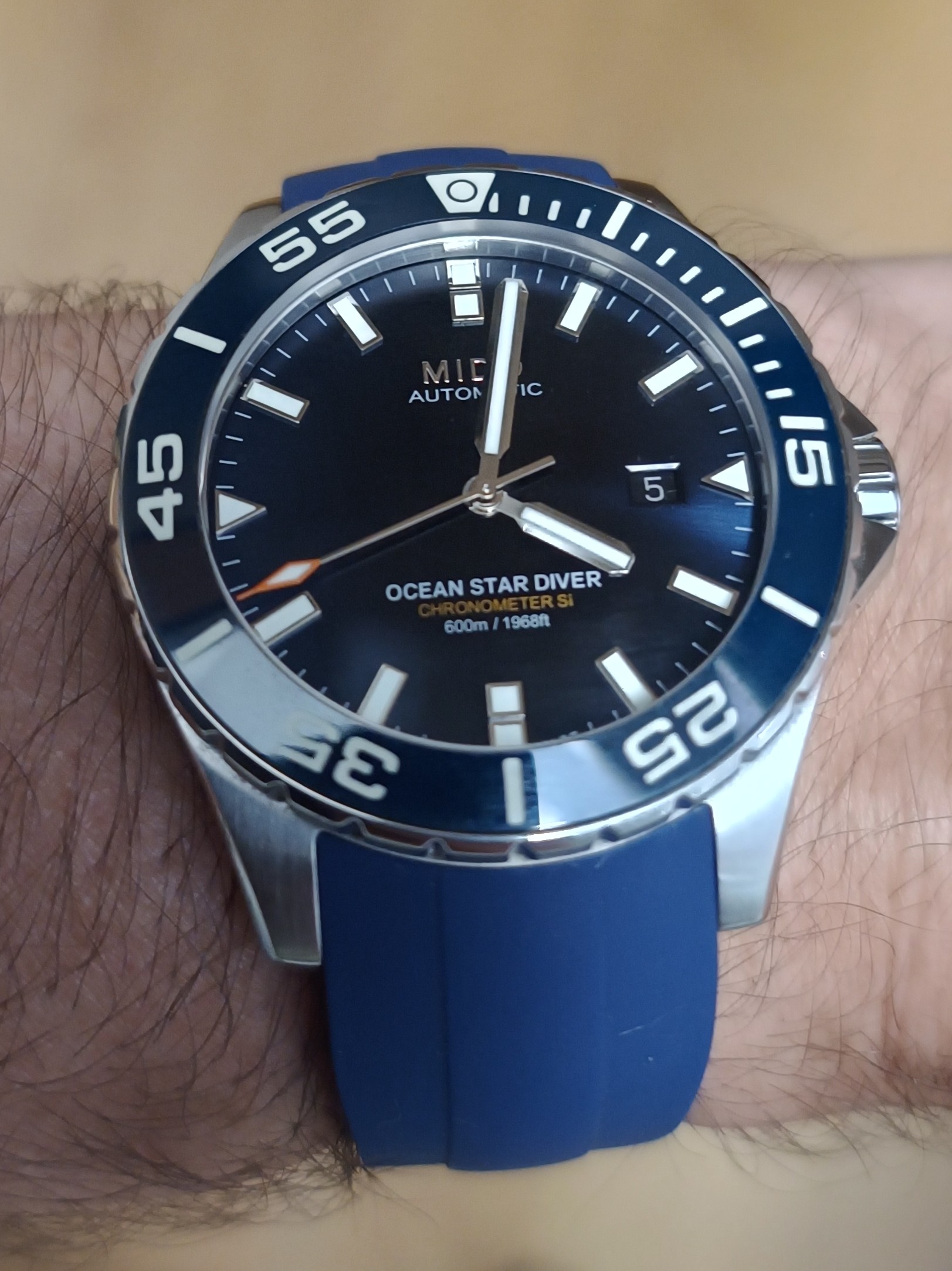 Mido wristshot 20