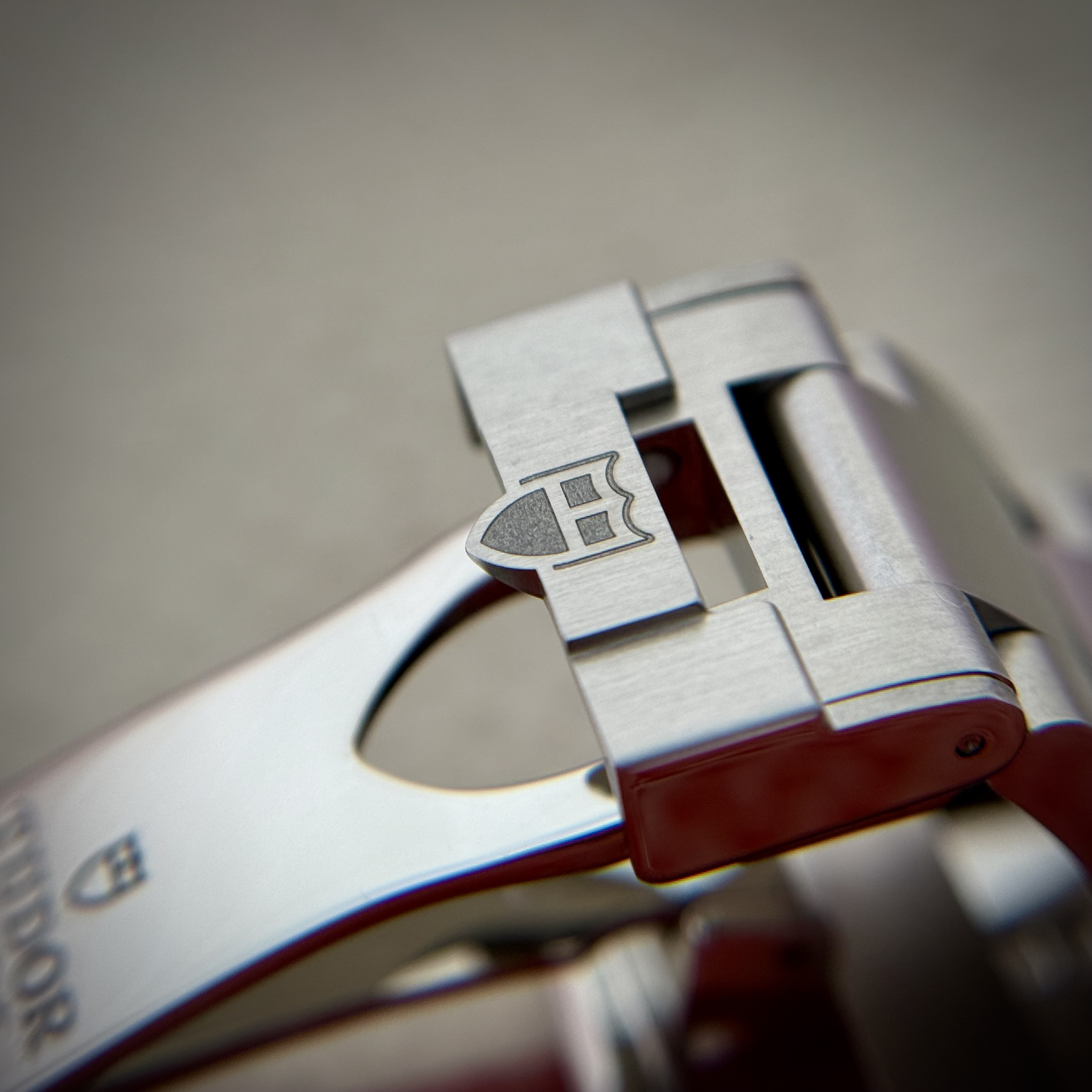 Tudor wristshot 16