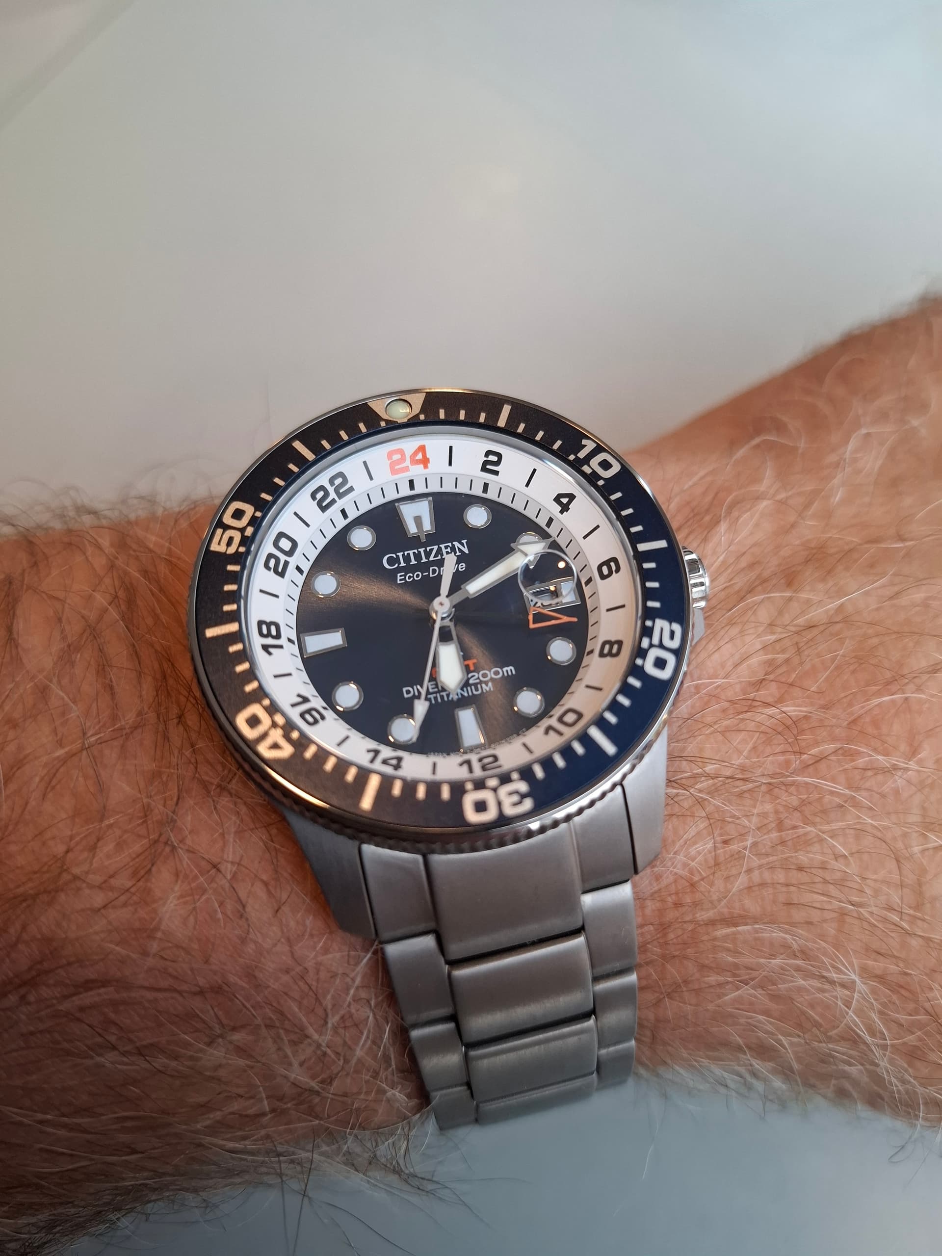 Citizen wristshot 16