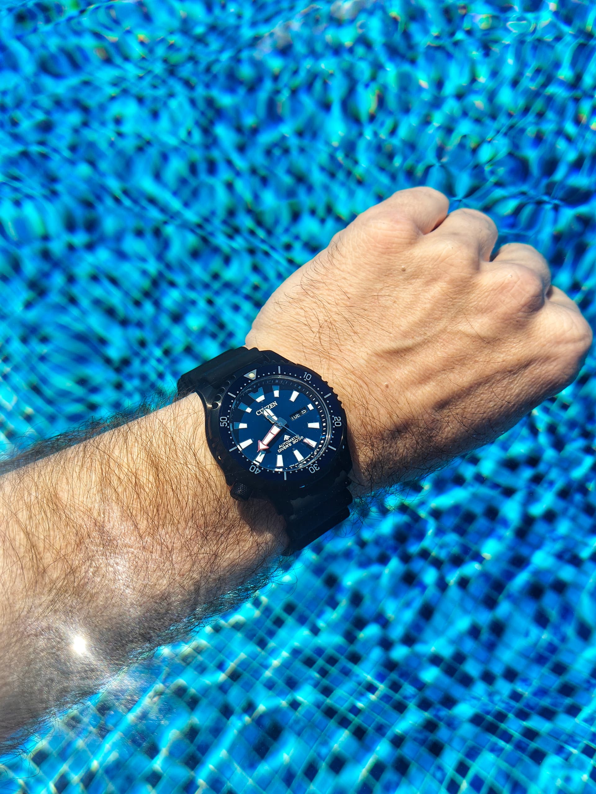 Citizen wristshot 18