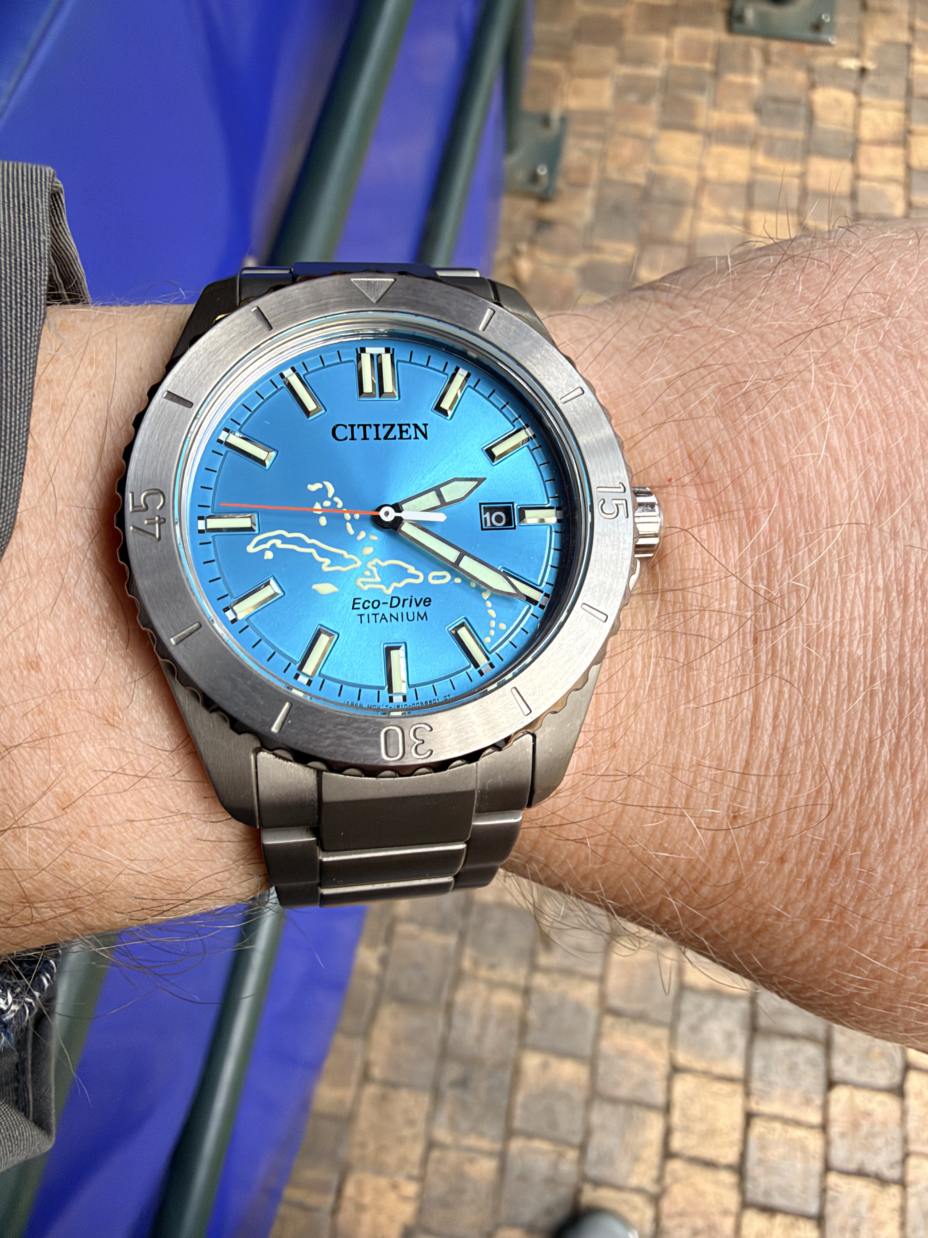 Citizen wristshot 25