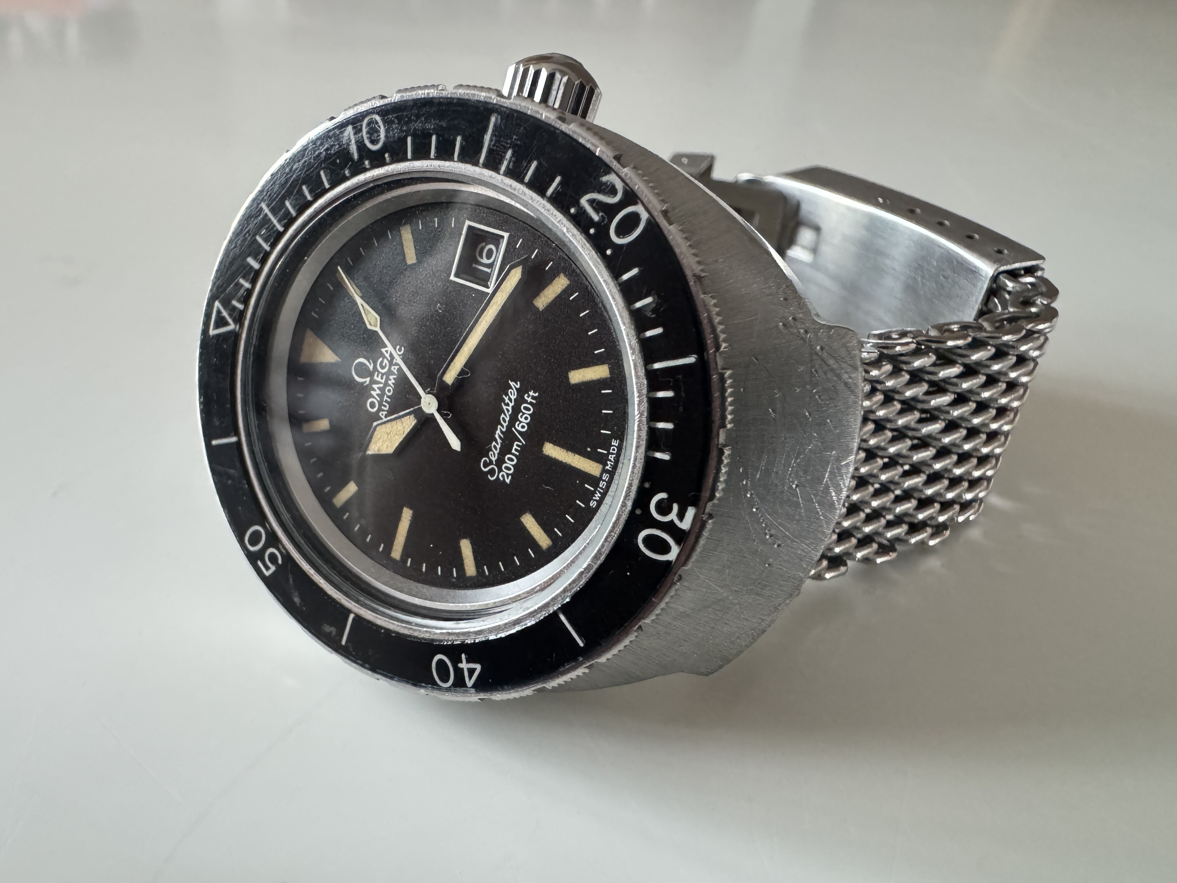 Omega wristshot 10