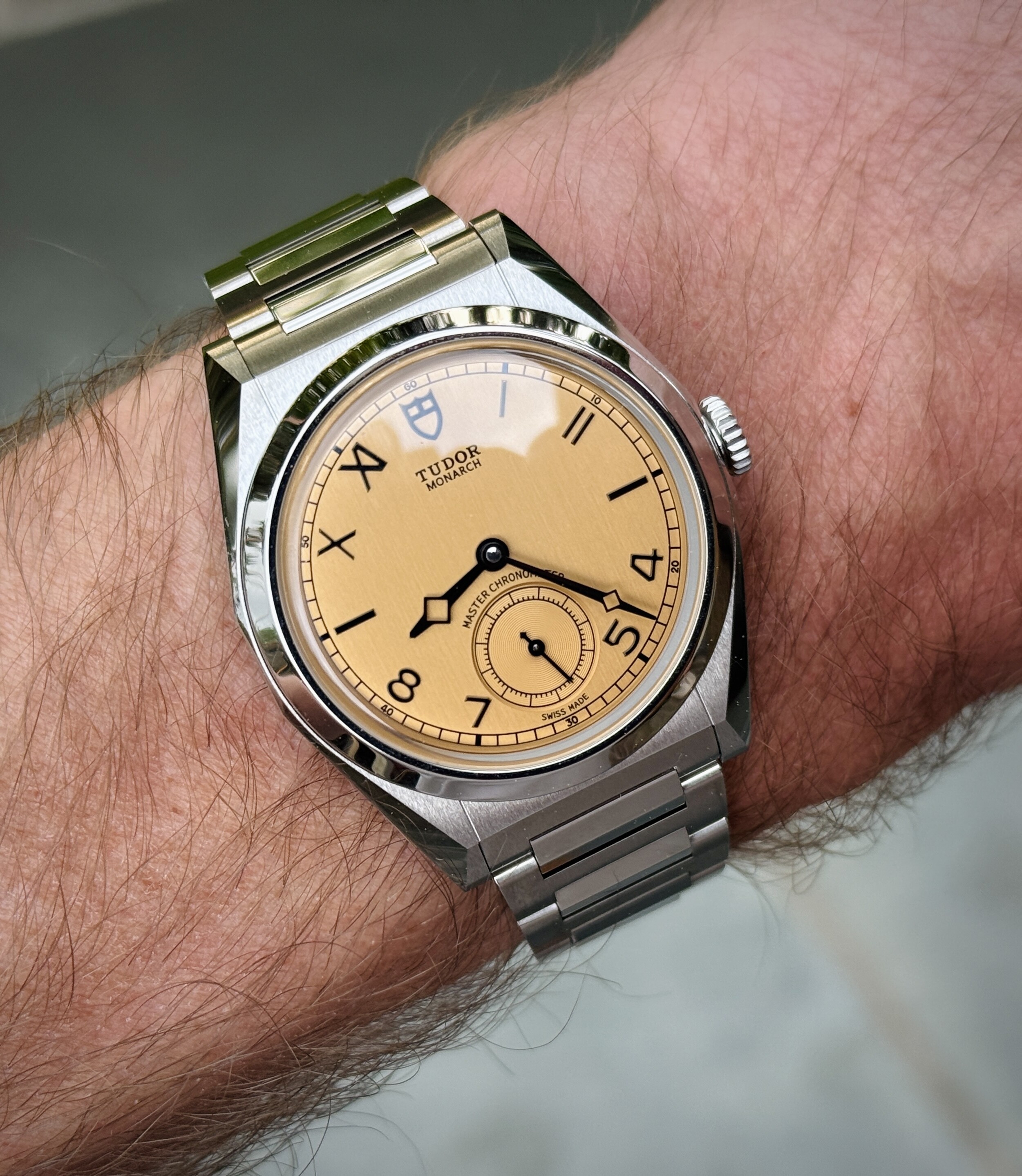 Tudor wristshot 34