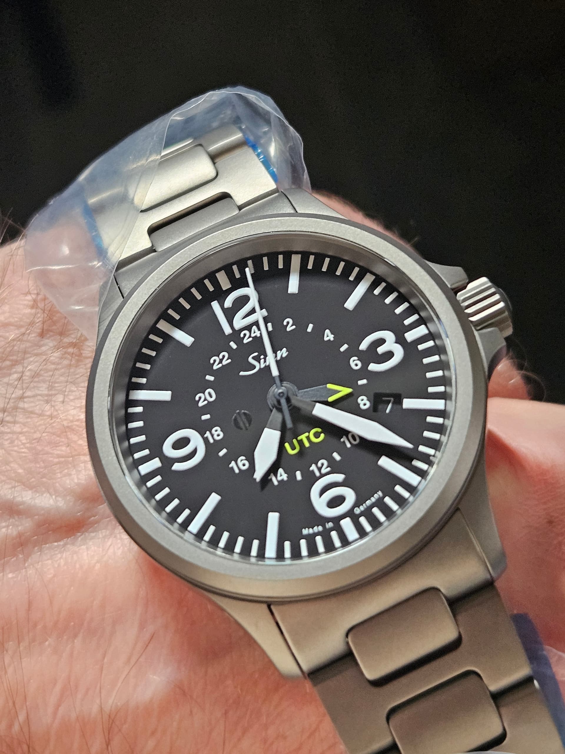 Sinn wristshot 39