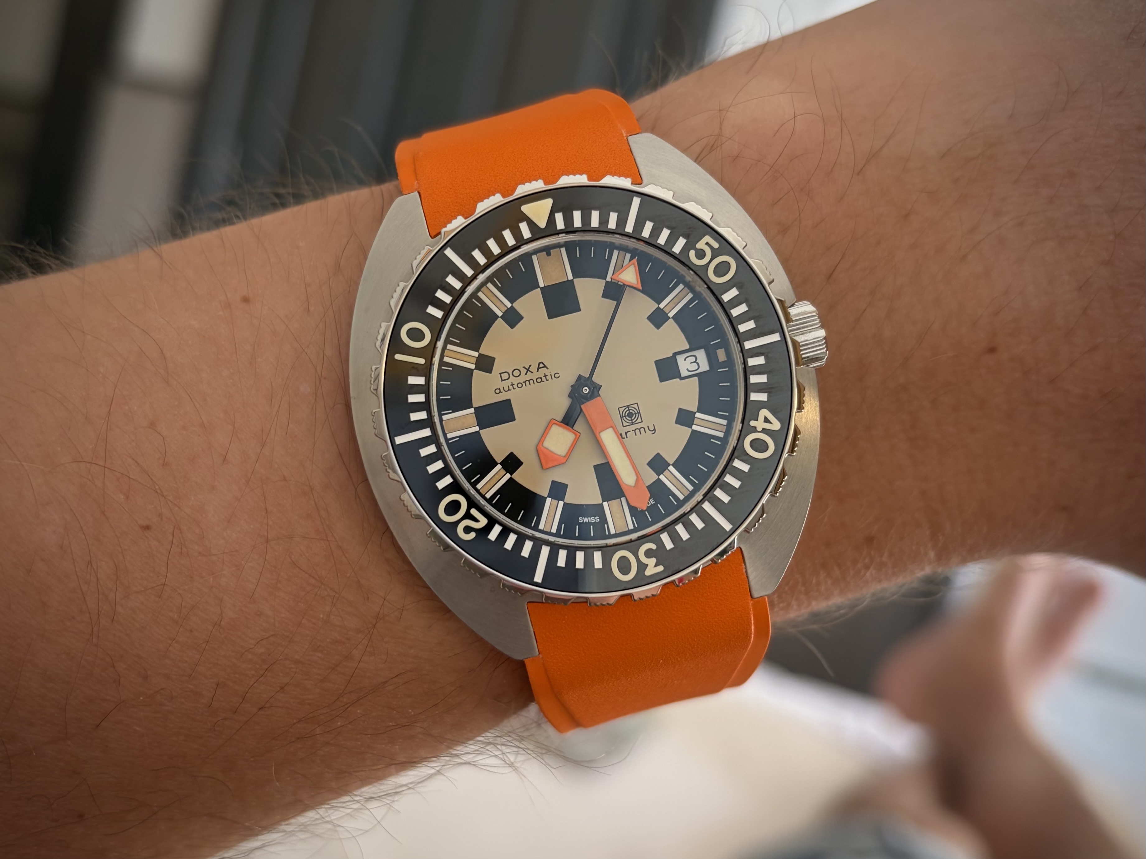 Doxa wristshot 8