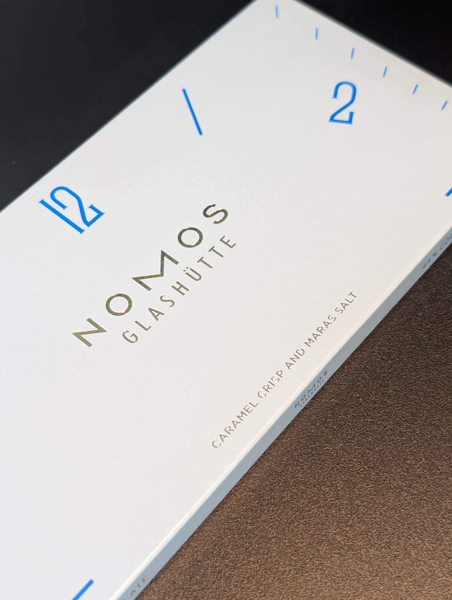 Nomos wristshot 22