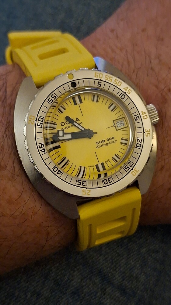 Doxa wristshot 33