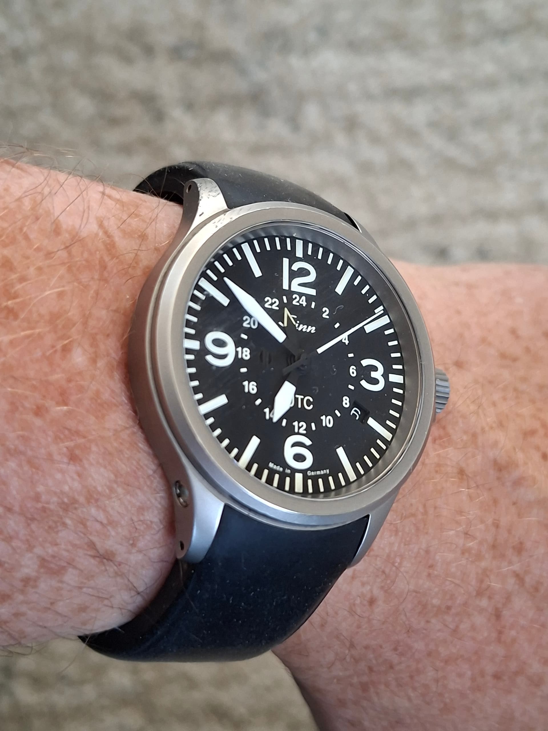 Sinn wristshot 19