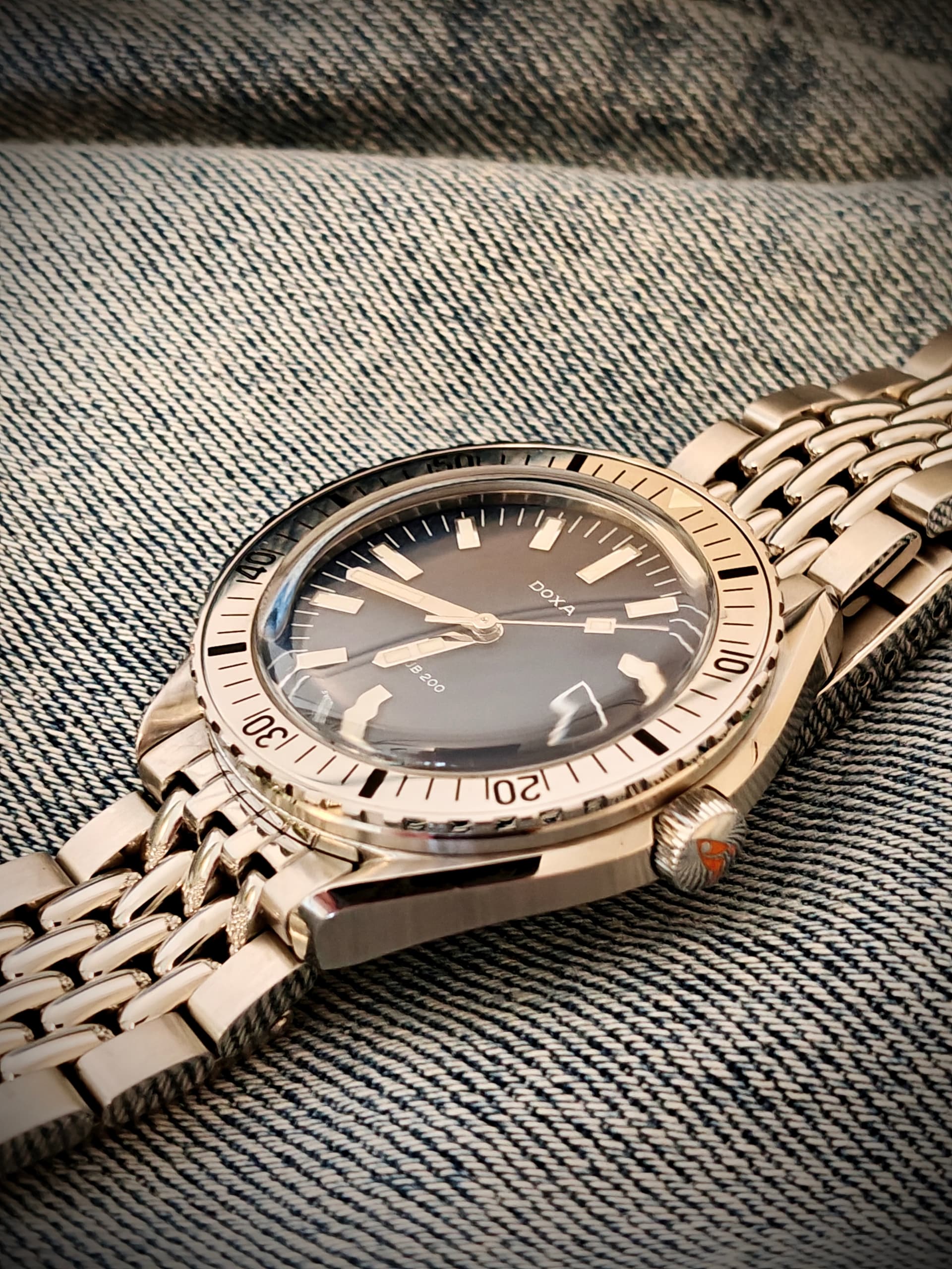 Doxa wristshot 9
