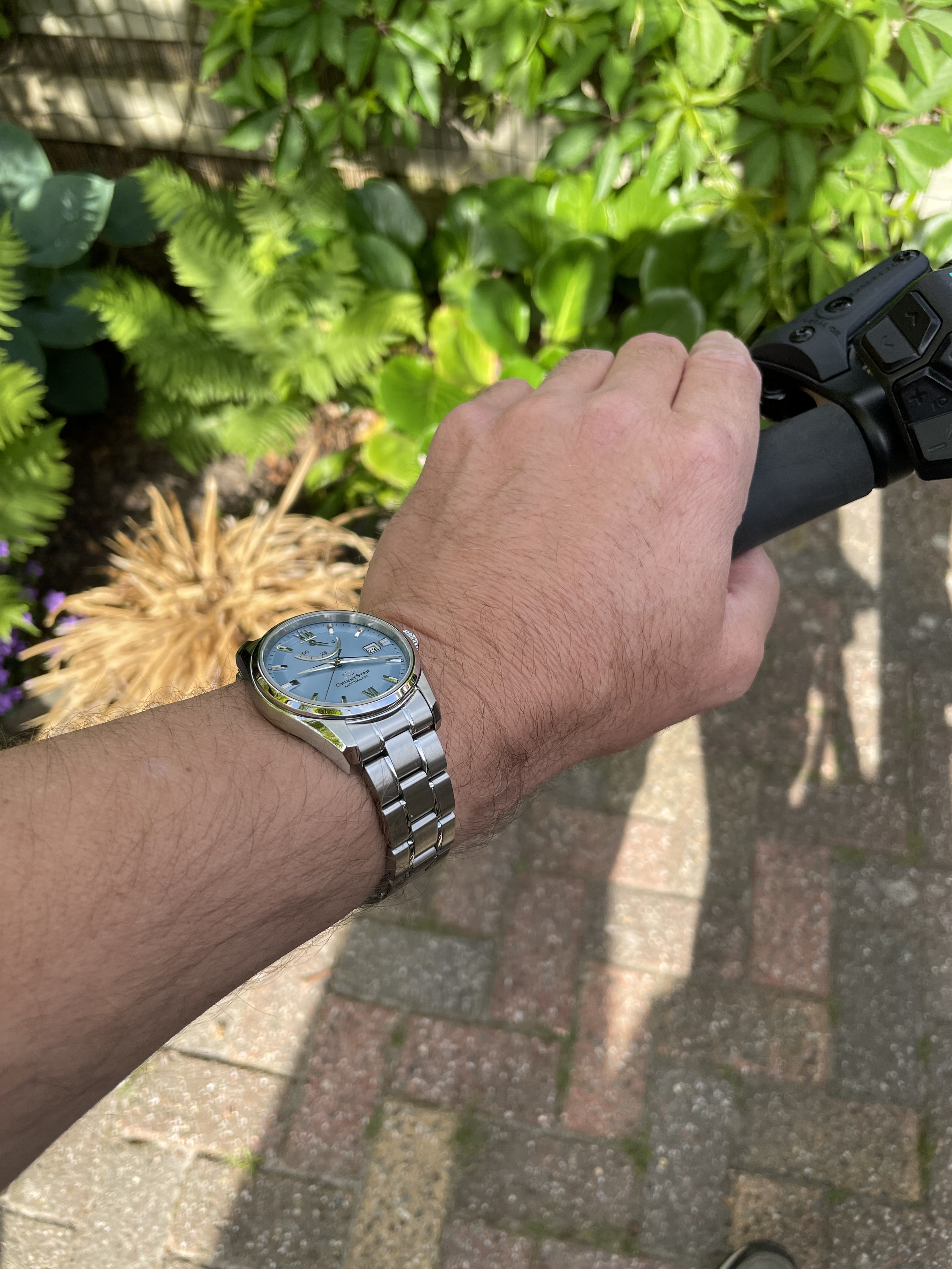 Orient wristshot 25