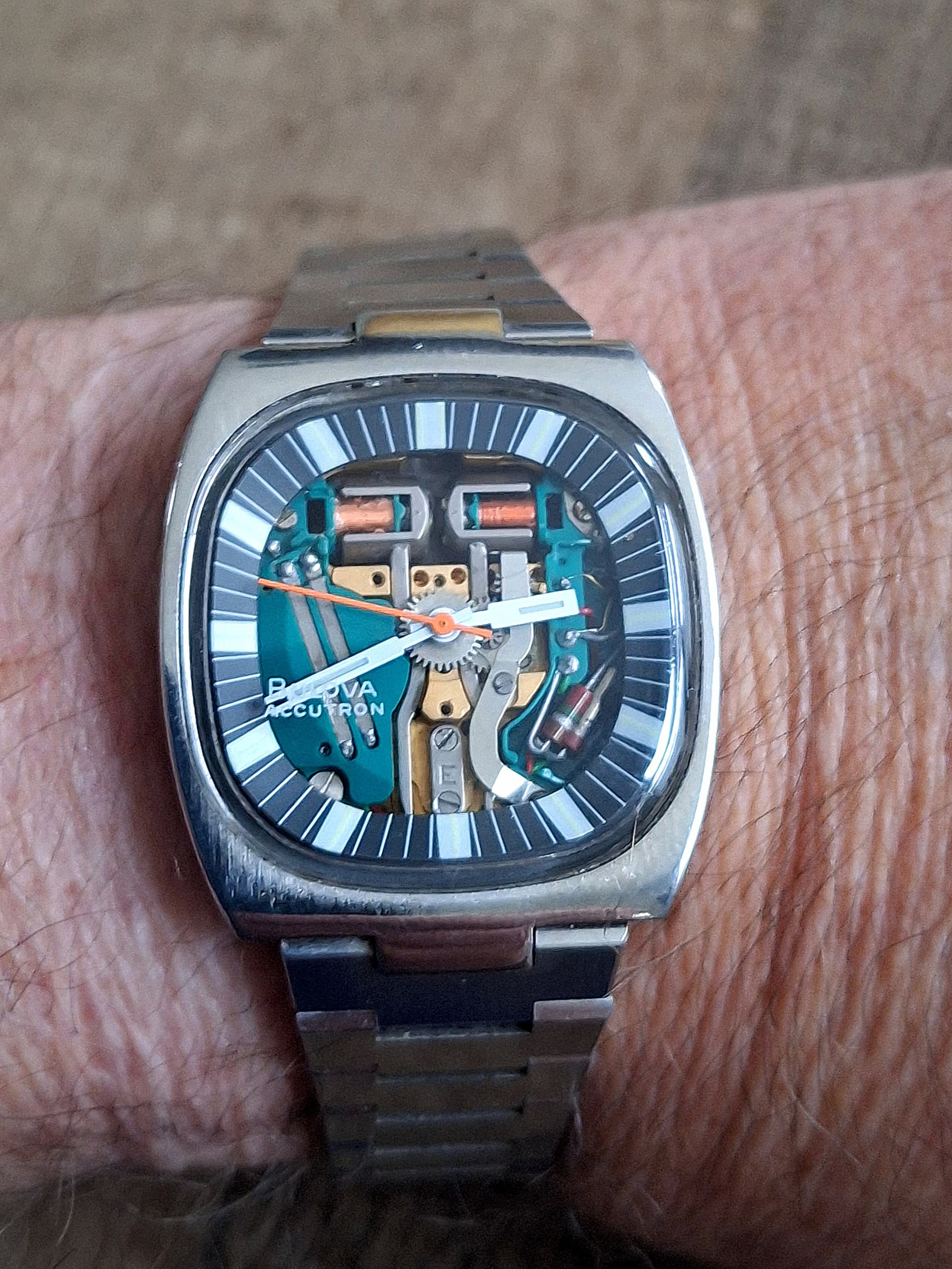 Bulova wristshot 14