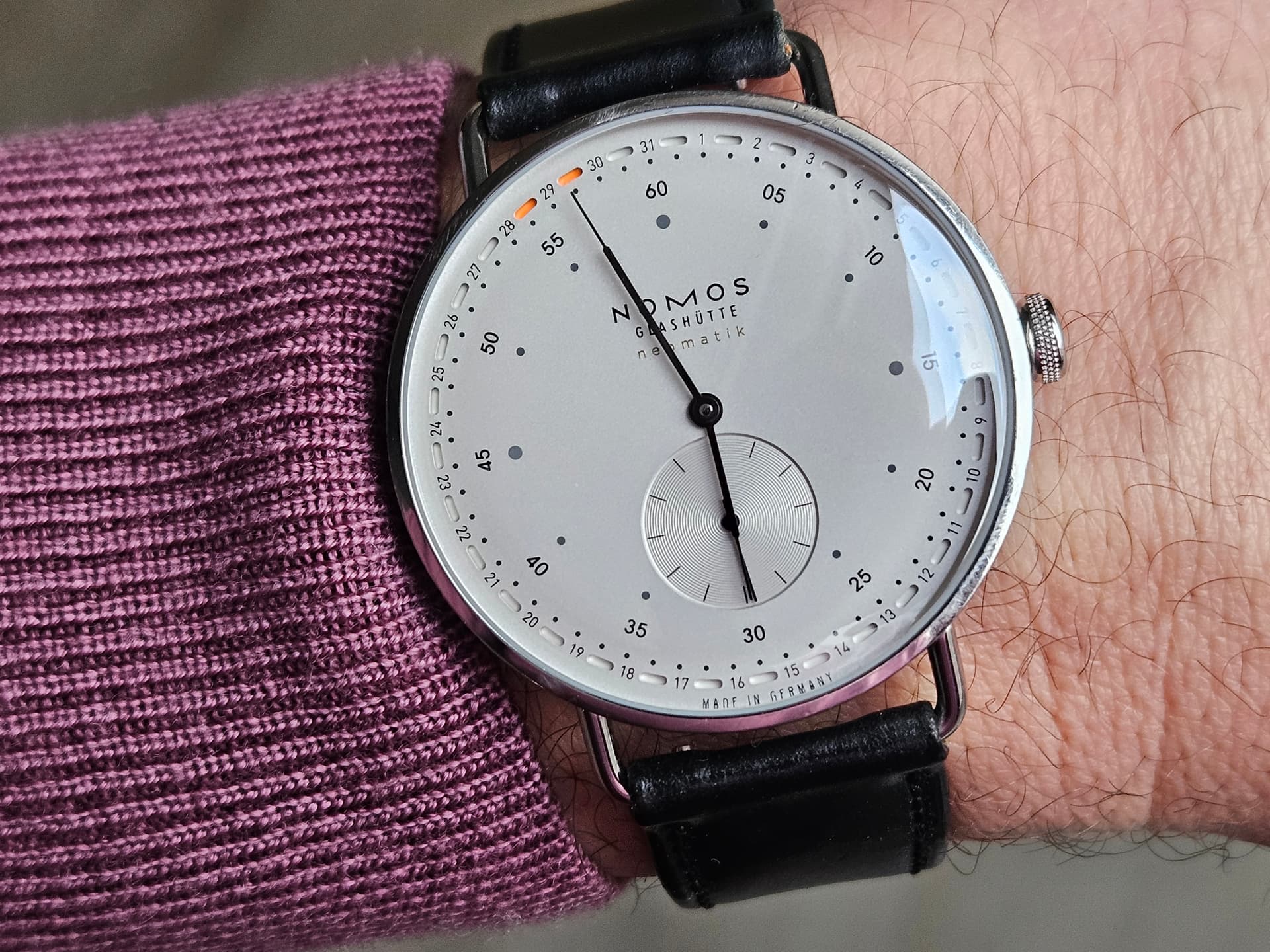 Nomos wristshot 9