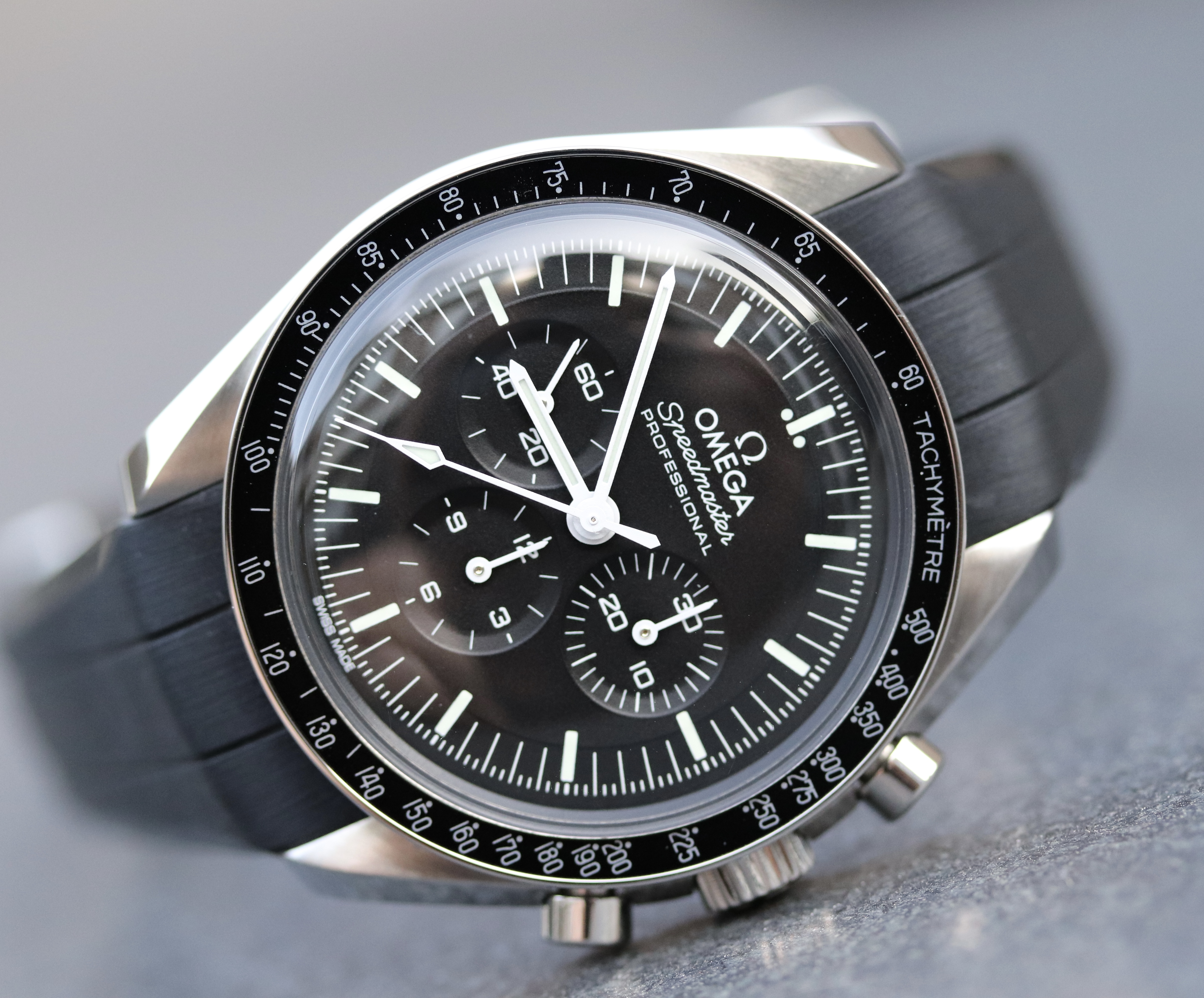Omega wristshot 35