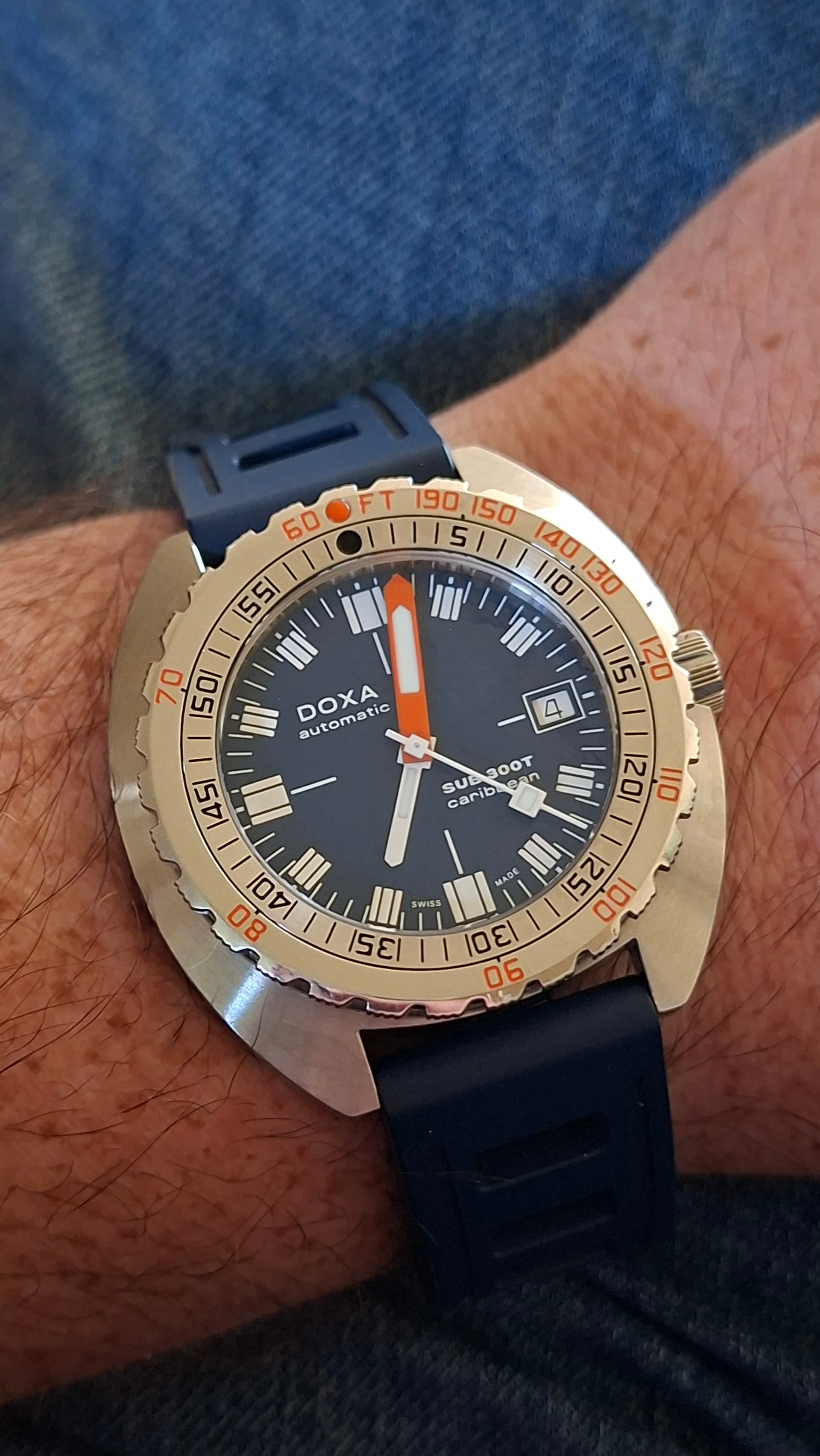 Doxa wristshot 18
