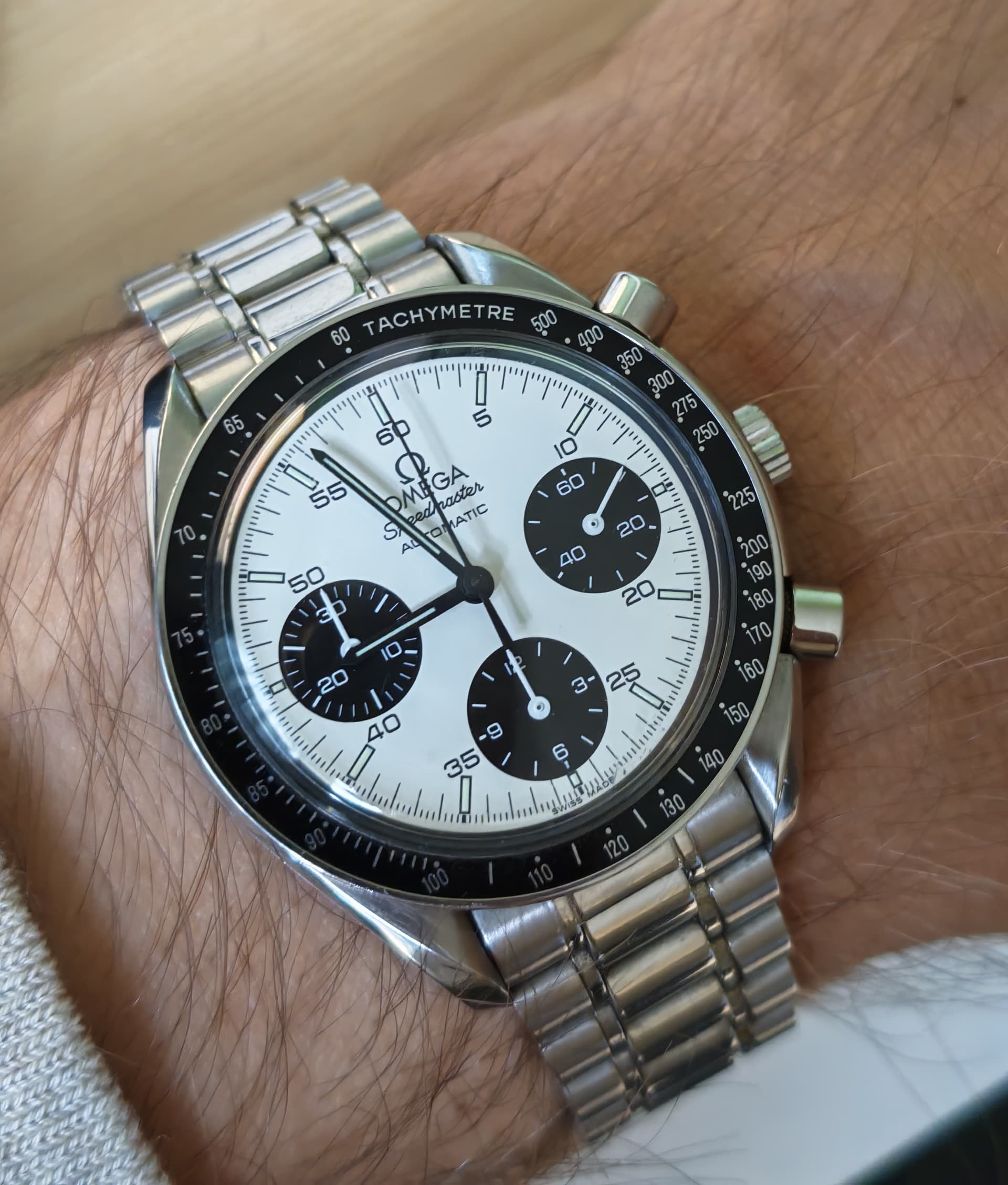 Omega wristshot 40