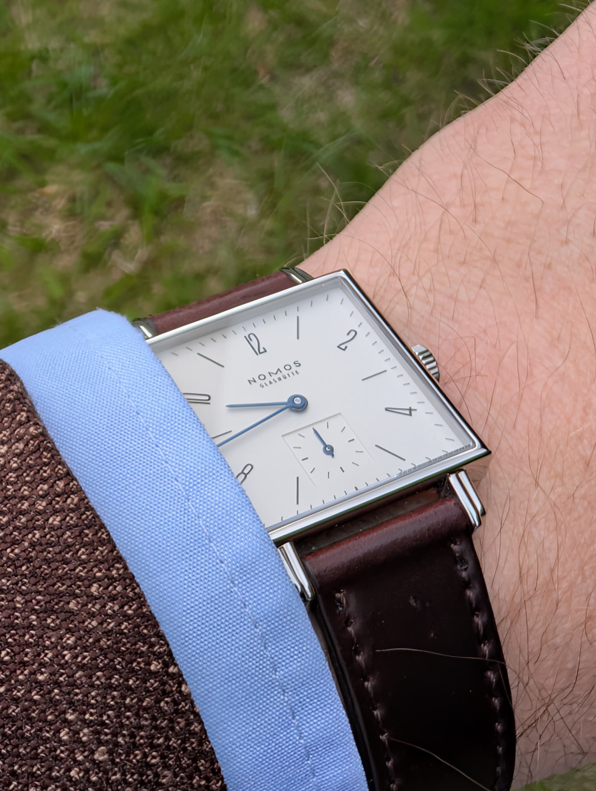 Nomos wristshot 3
