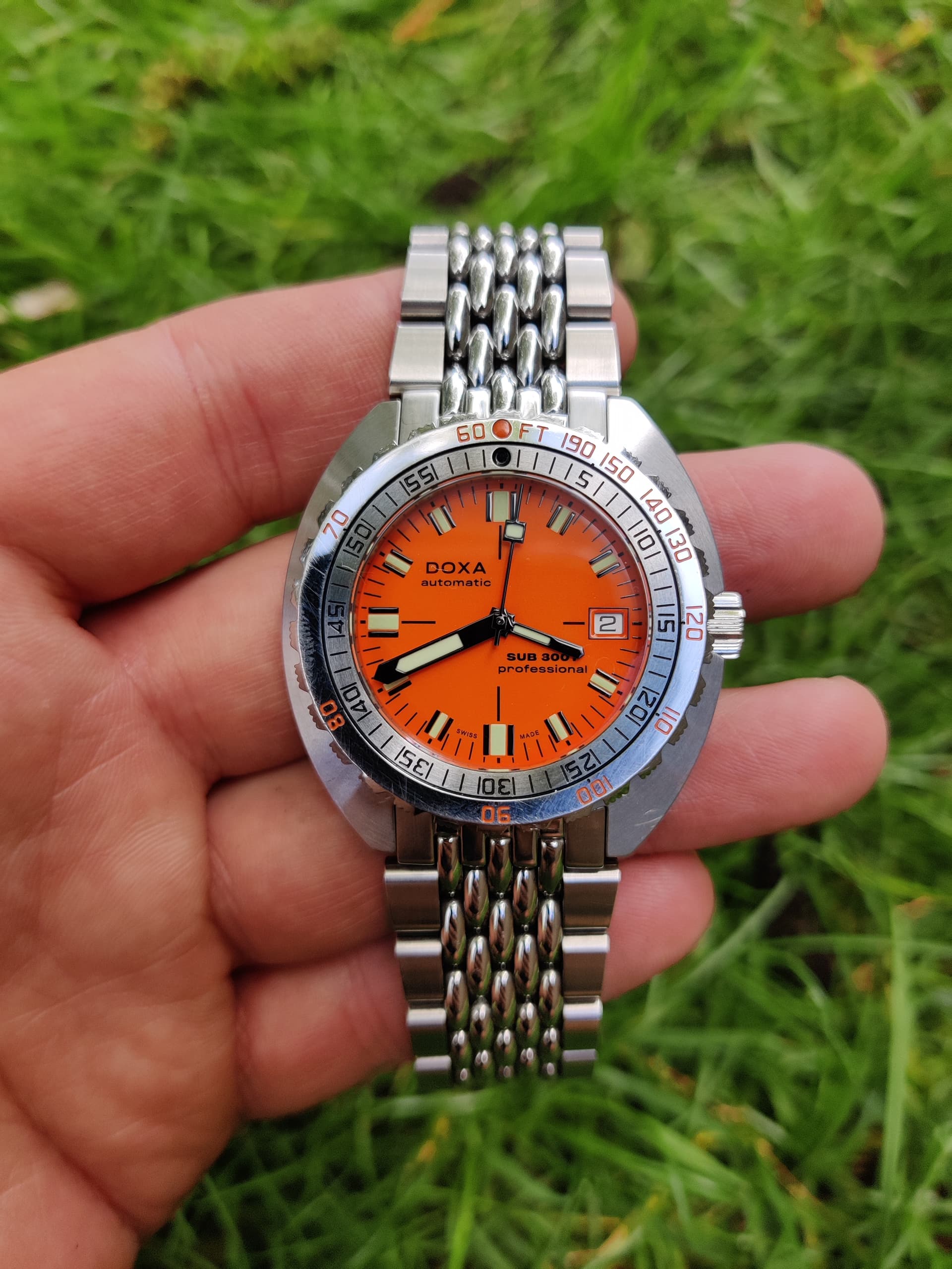 Doxa wristshot 16