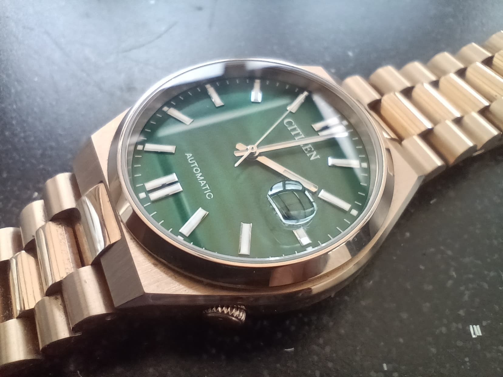 Citizen wristshot 40