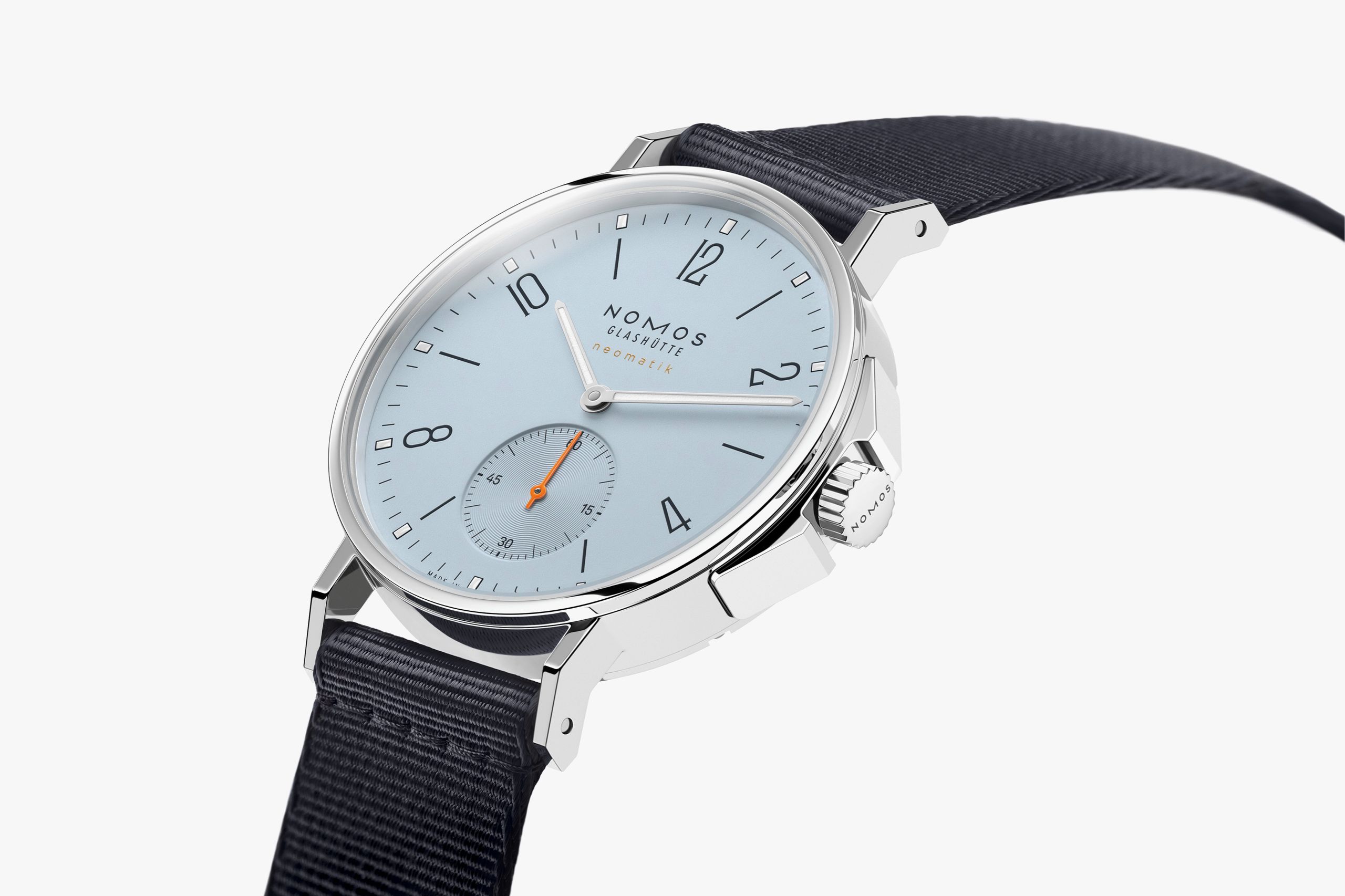 Nomos wristshot 2