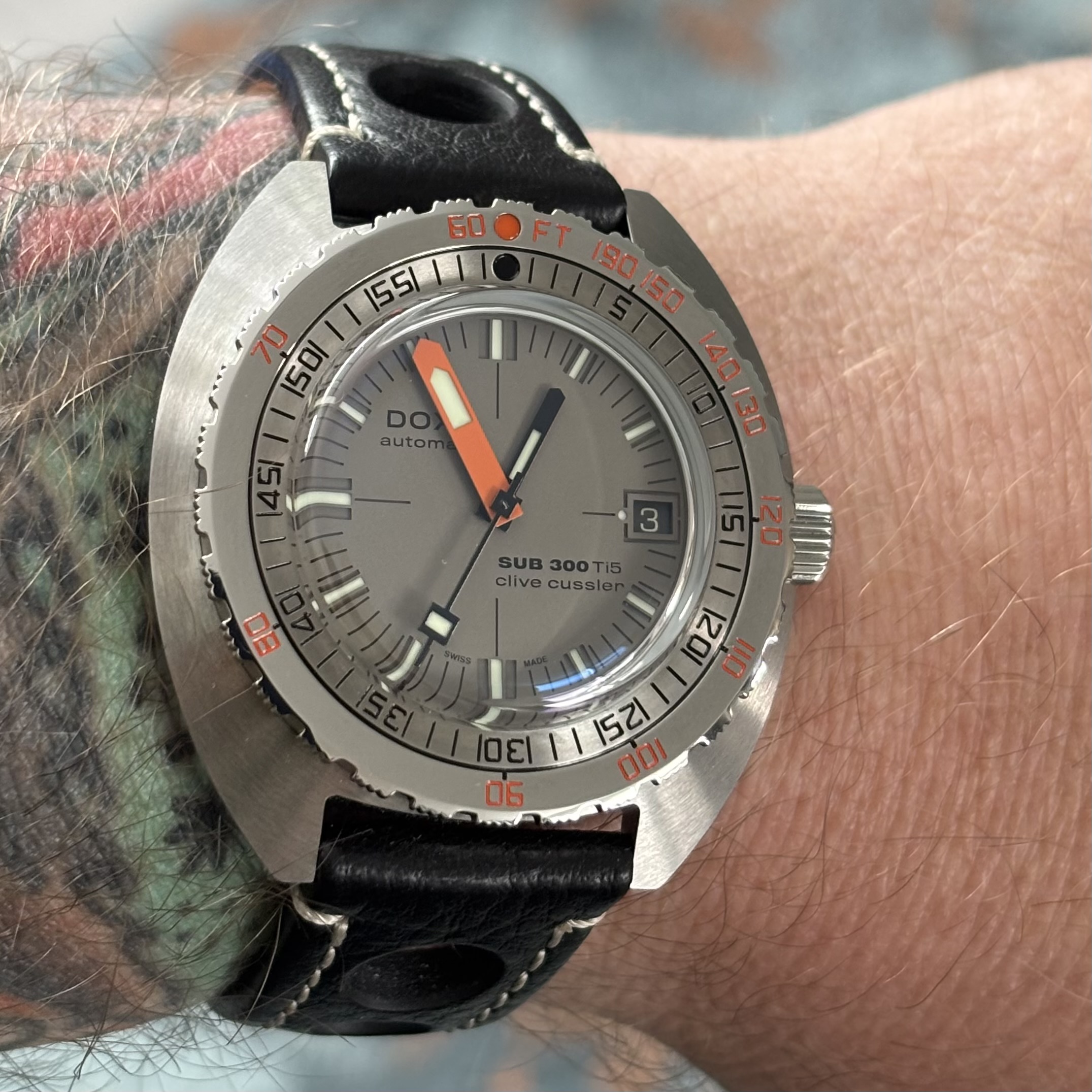Doxa wristshot 24