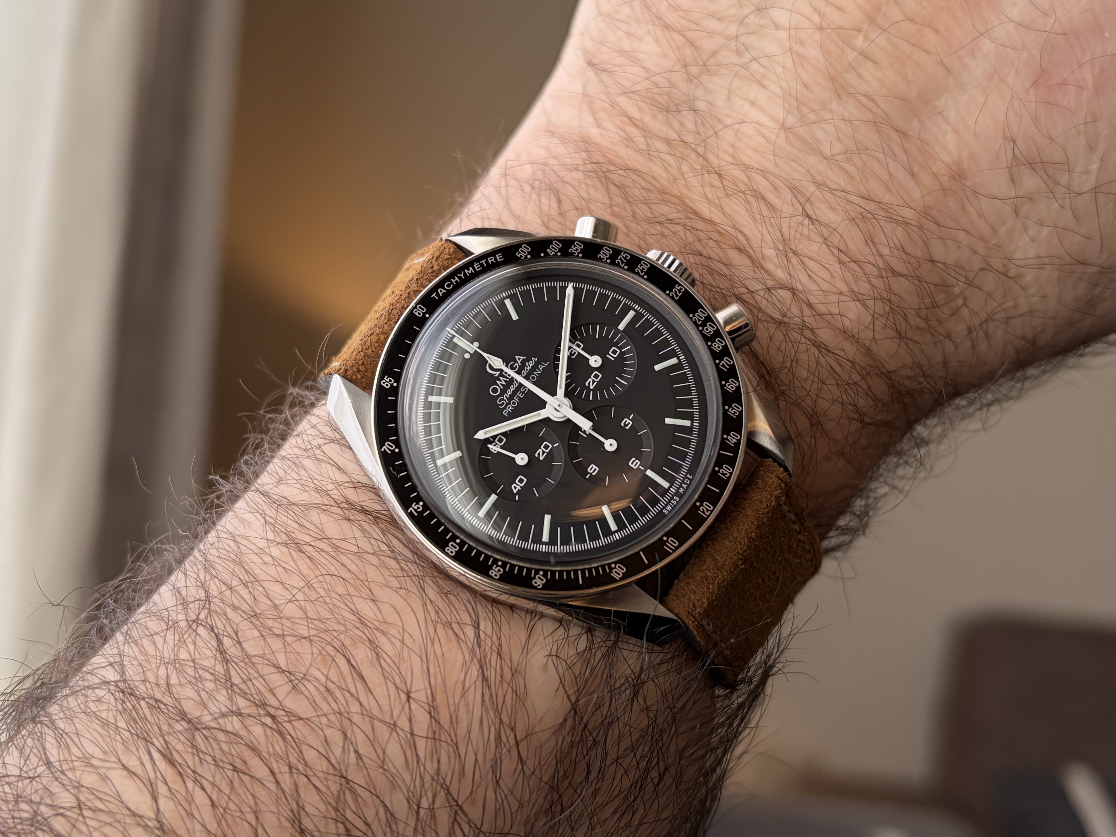 Omega wristshot 16