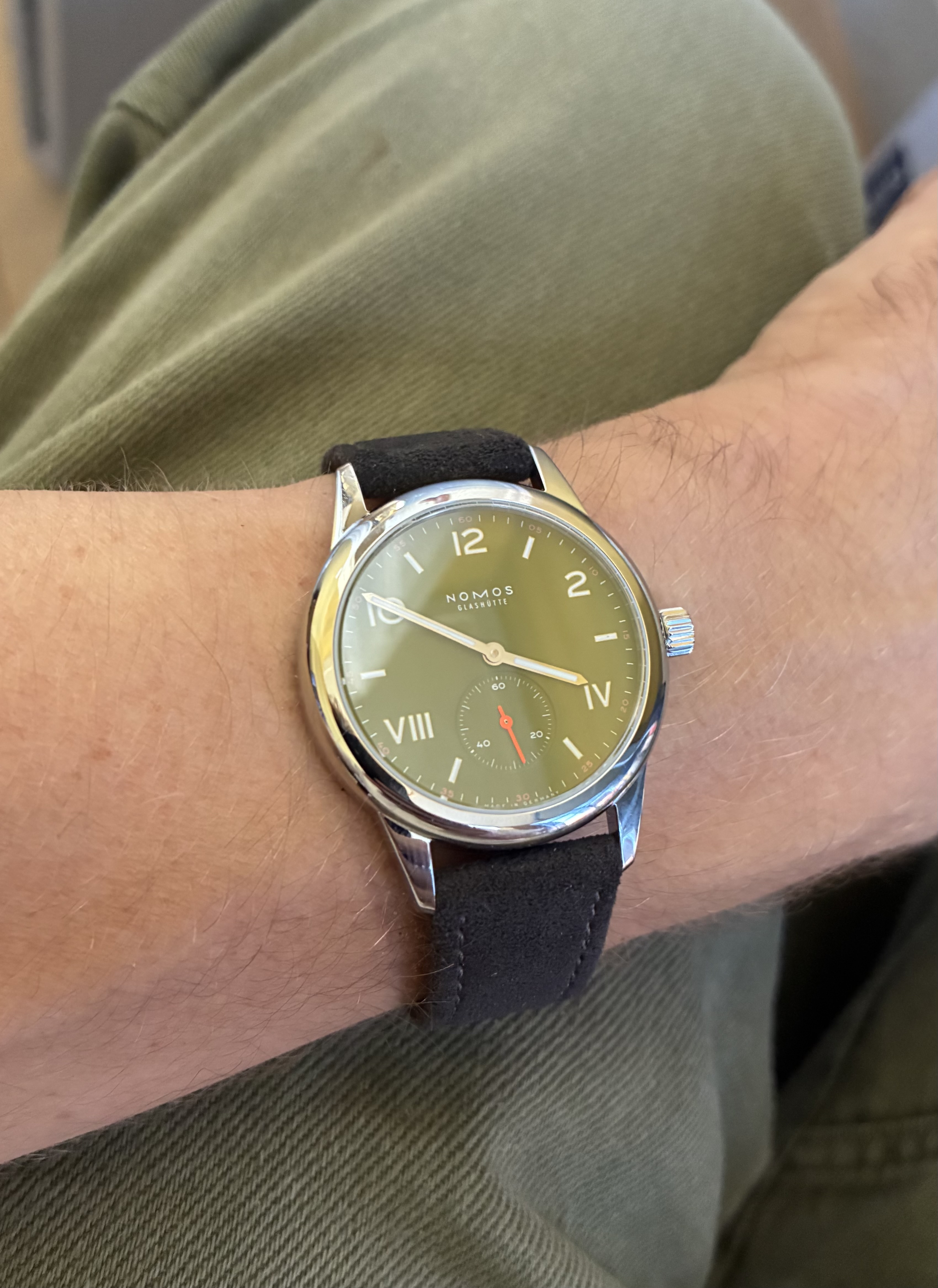 Nomos wristshot 40