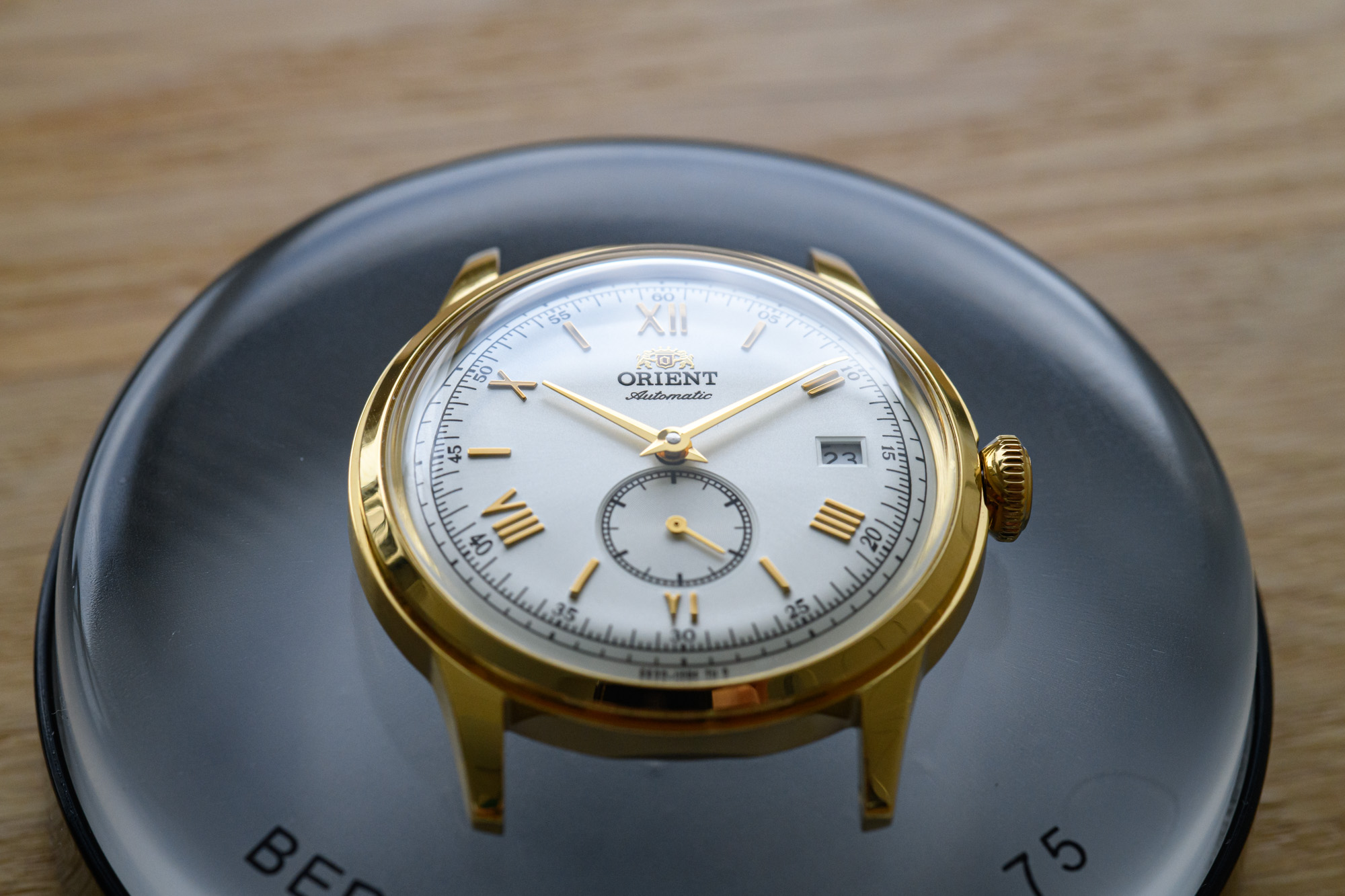 Orient wristshot 15