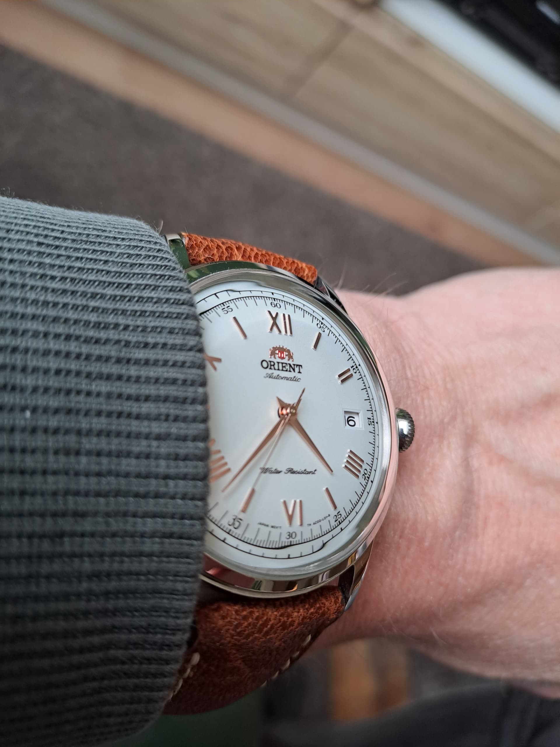 Orient wristshot 37