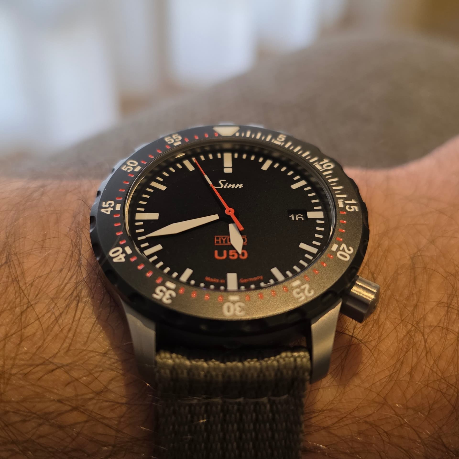 Sinn wristshot 38