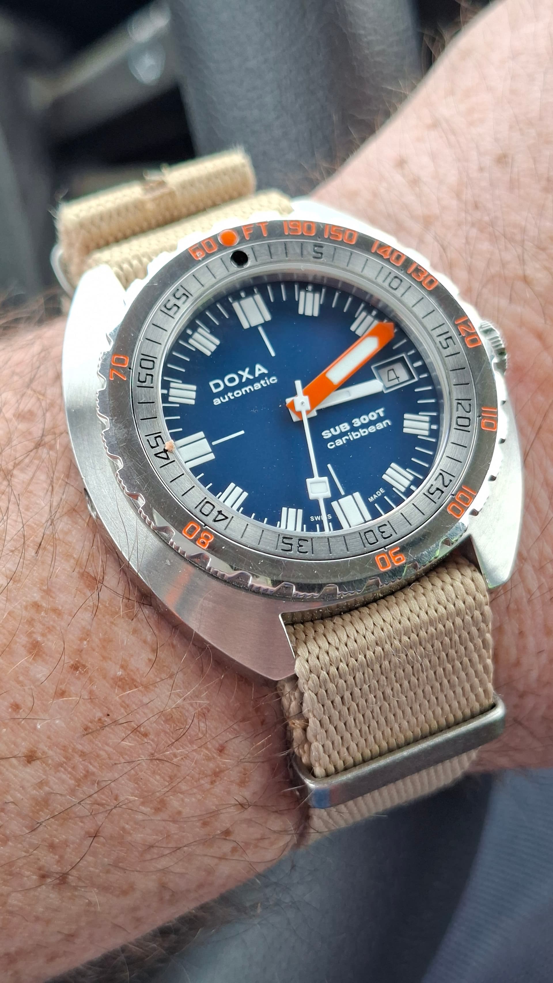 Doxa wristshot 3