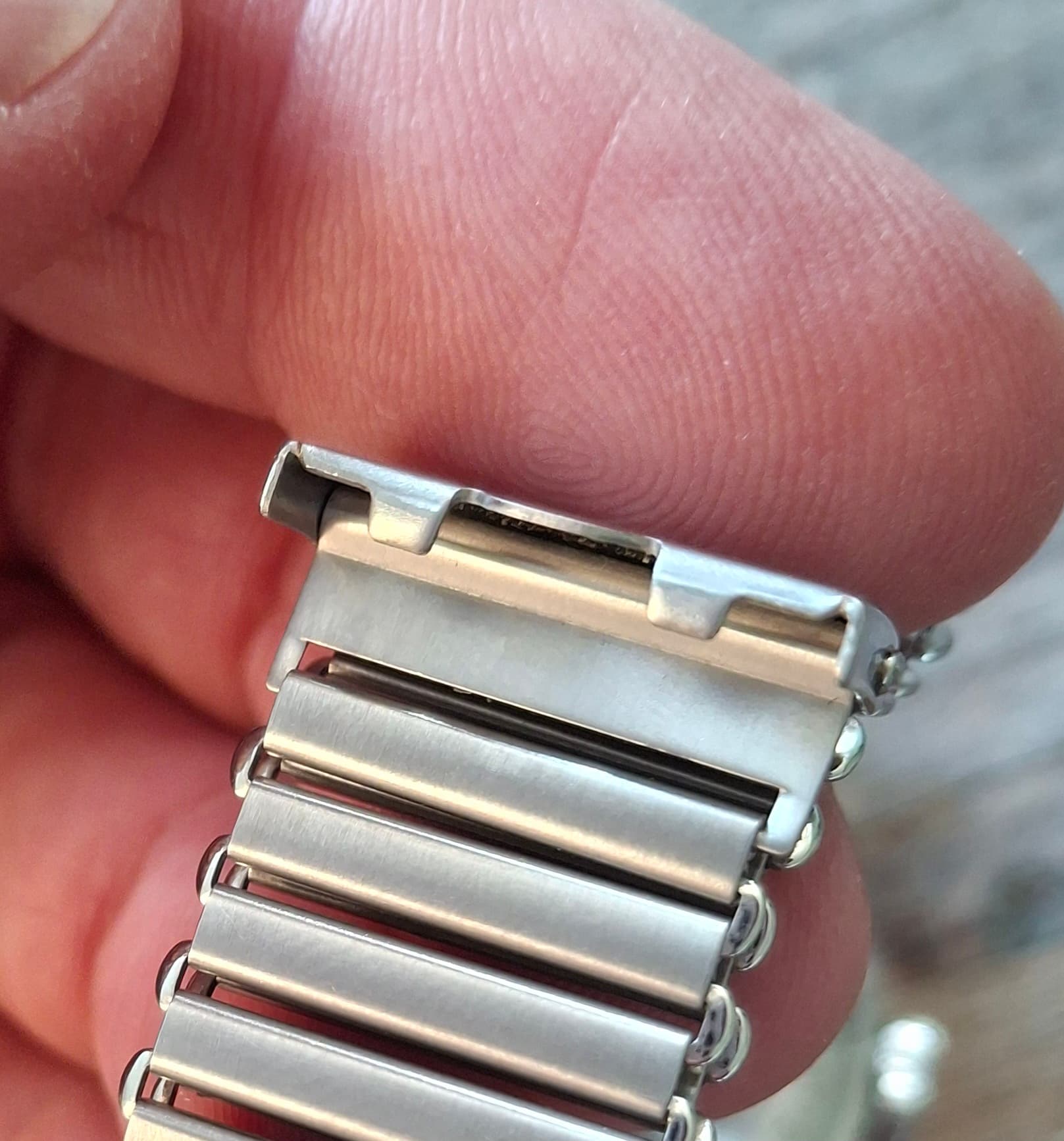Serica wristshot 14
