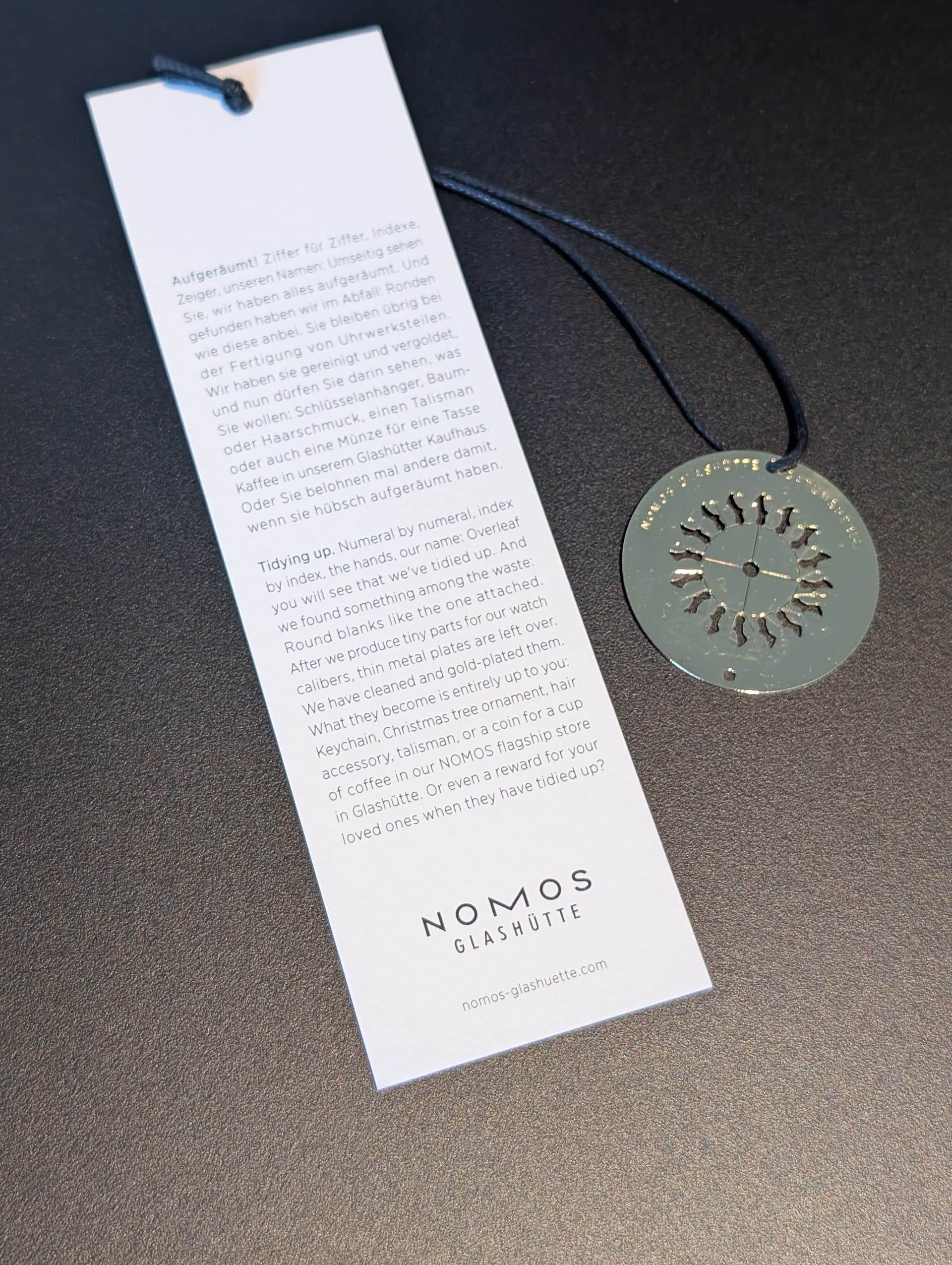 Nomos wristshot 21