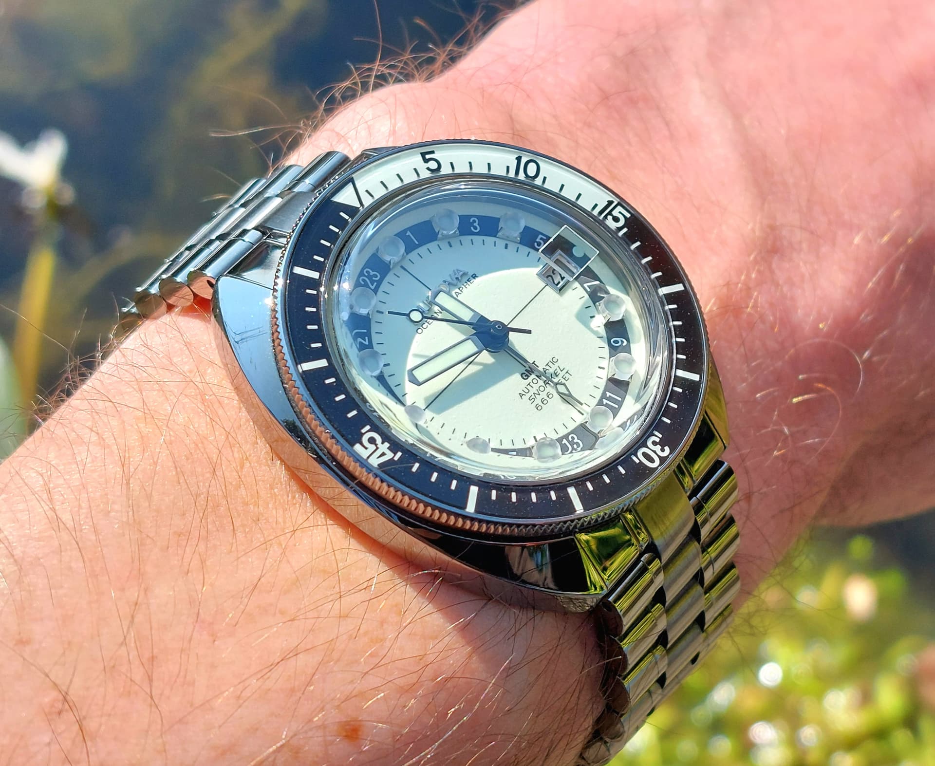 Bulova wristshot 18