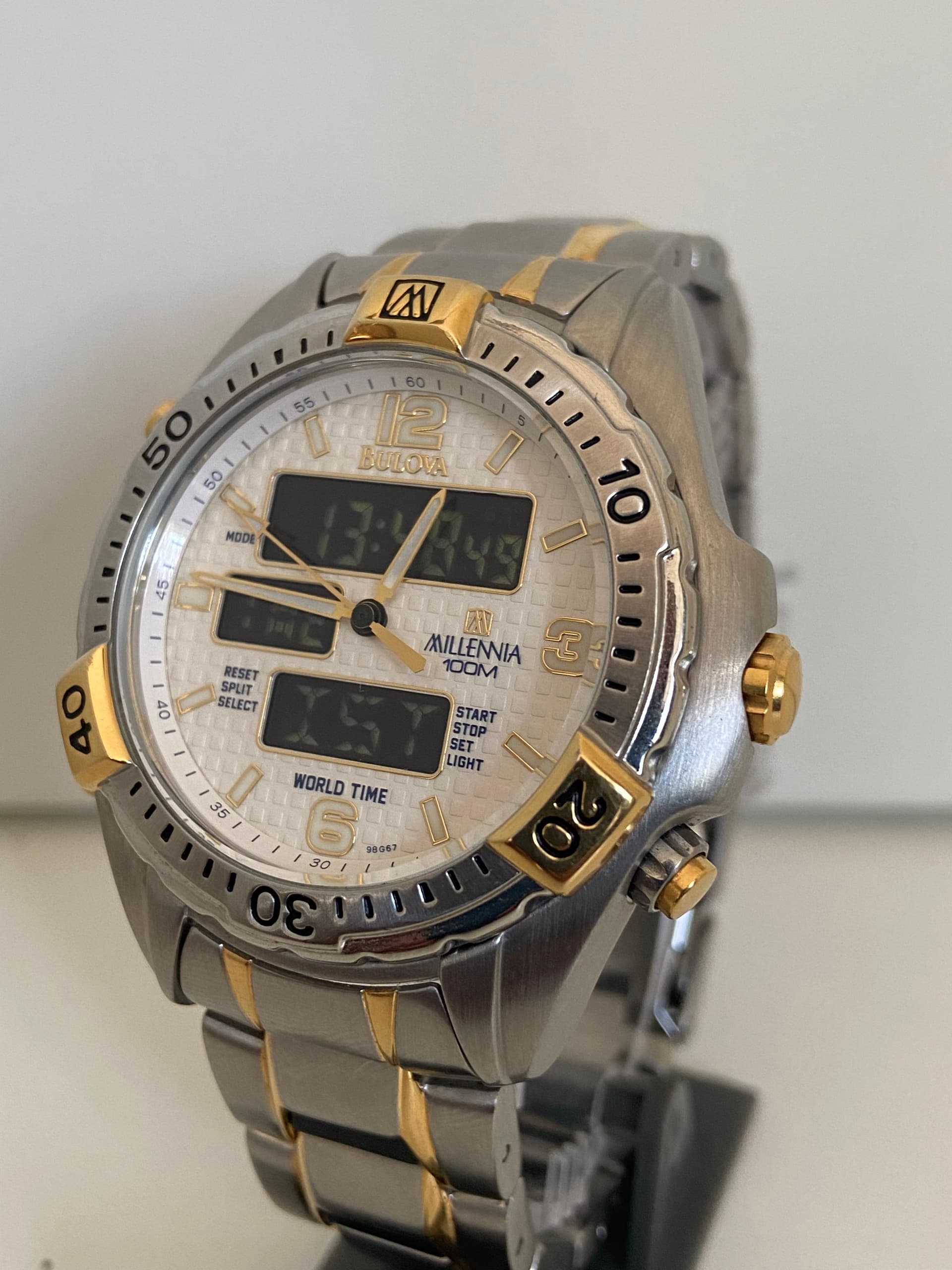 Bulova wristshot 8