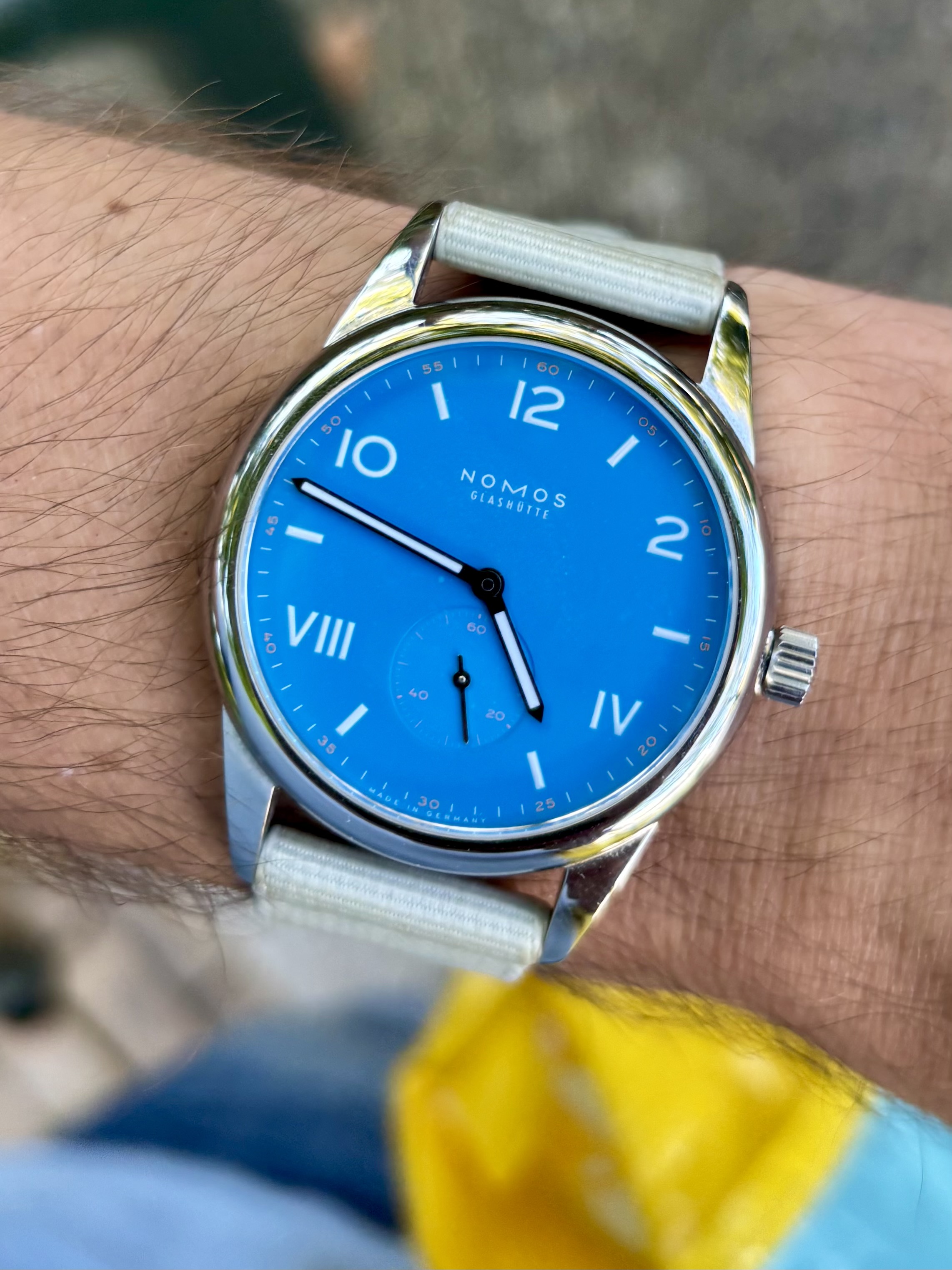 Nomos wristshot 16