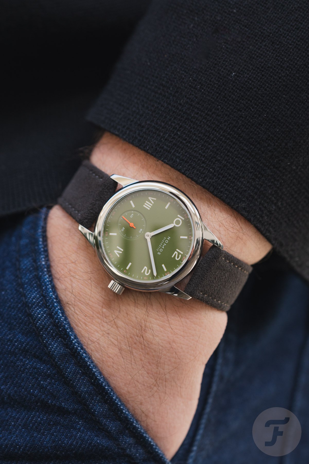 Nomos wristshot 37